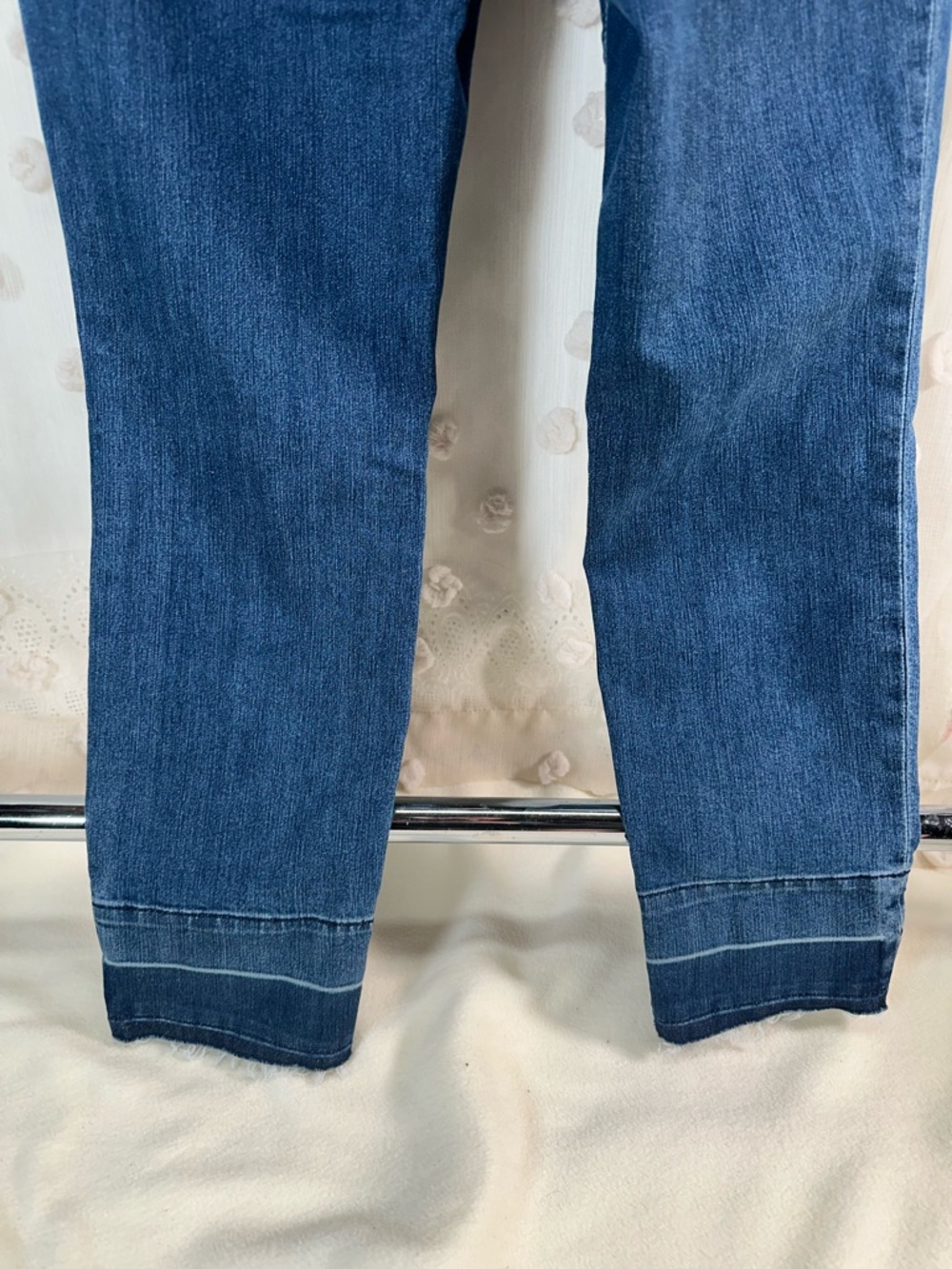 NWT LOFT Women’s Dark Wash Curvy Skinny Jeans Size 29/8 - Picture 6 of 7